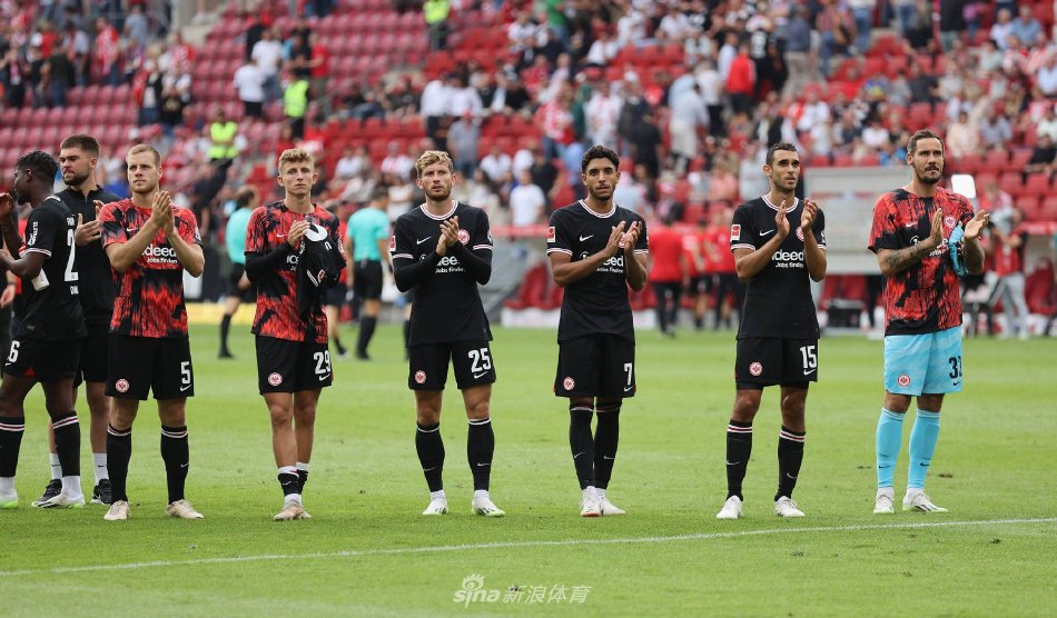 后卫参与进 后卫参与进