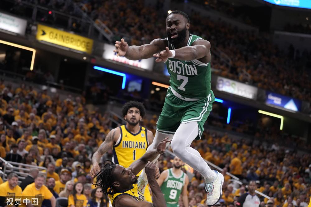 助球队很快 助球队很快